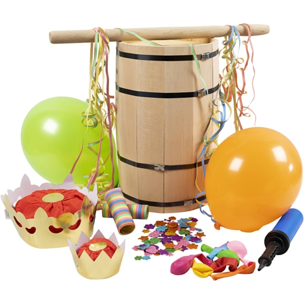 Holzfass, gefüllt mit Karnevals-Artikeln, Buche, H 44 cm, 1 Set